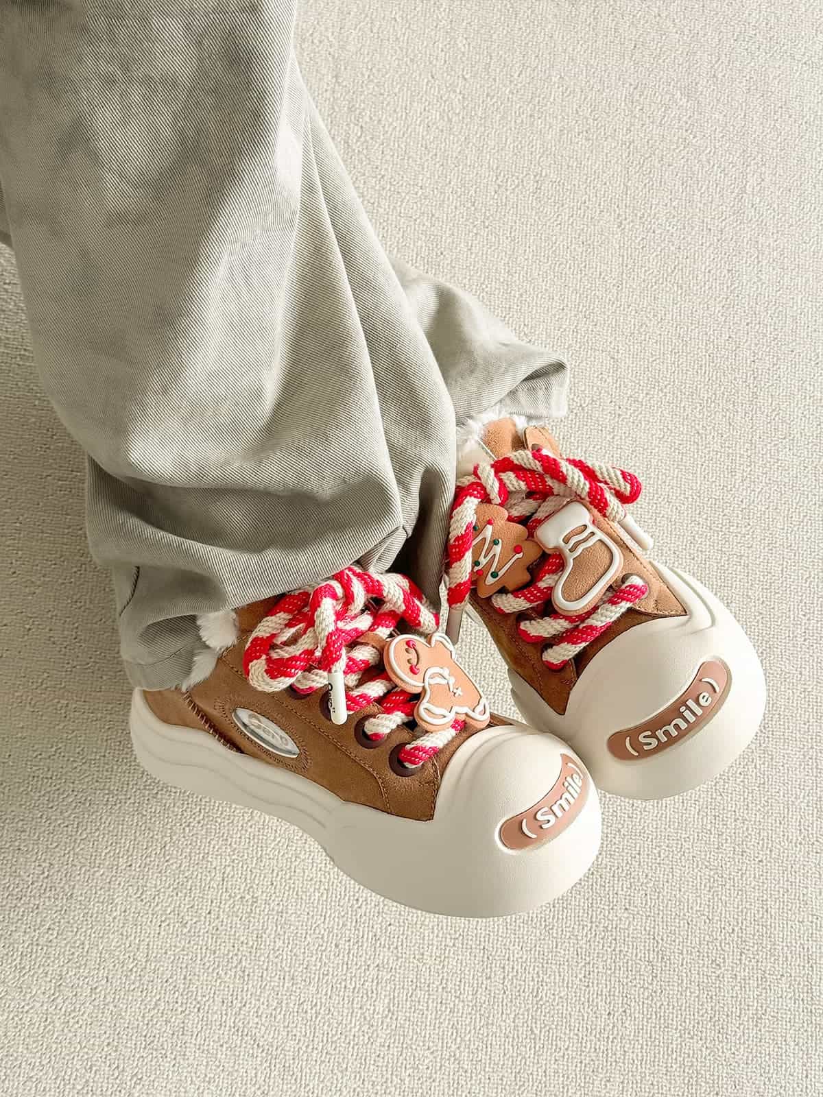 Street Chunky Velvet-Lined Canvas Sneakers